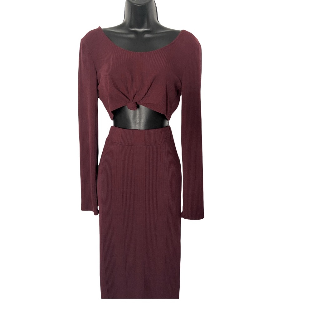 Burgundy Two Piece Knit Skirt Set With Knotted Front